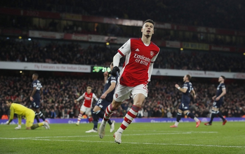Đá bại West Ham, Arsenal lần đầu vào top 4 - Ảnh 1. Đá bại West Ham, Arsenal lần đầu vào top 4 - Ảnh 1.
