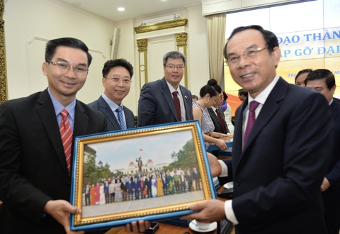 Phát huy nguồn lực Việt ở nước ngoài - Ảnh 1. Phát huy nguồn lực Việt ở nước ngoài - Ảnh 1.