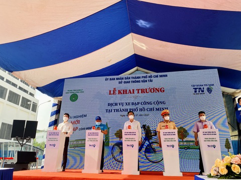 TP.HCM chính thức khai trương xe đạp công cộng đầu tiên cả nước - Ảnh 1. TP.HCM chính thức khai trương xe đạp công cộng đầu tiên cả nước - Ảnh 1.