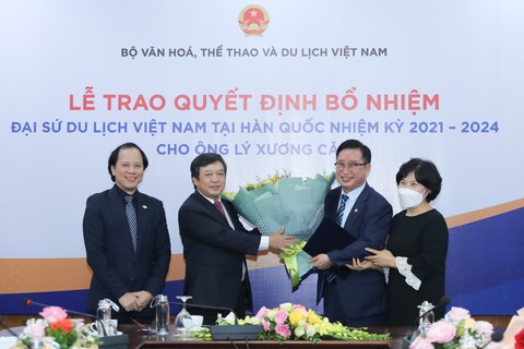 Hậu duệ đời thứ 31 vua Lý Thái Tổ tiếp tục làm đại sứ du lịch Việt Nam tại Hàn Quốc - Ảnh 1. Hậu duệ đời thứ 31 vua Lý Thái Tổ tiếp tục làm đại sứ du lịch Việt Nam tại Hàn Quốc - Ảnh 1.