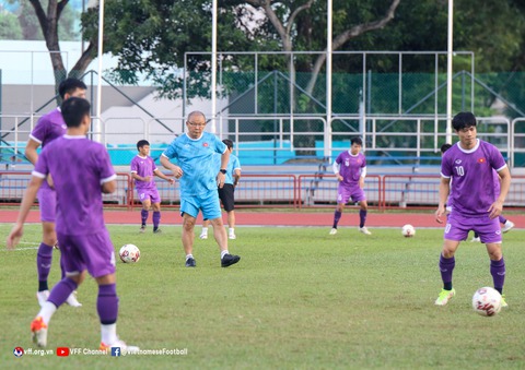 Ông Park yêu cầu phải tận dụng tốt các cơ hội để ghi bàn trước Campuchia - Ảnh 3. Ông Park yêu cầu phải tận dụng tốt các cơ hội để ghi bàn trước Campuchia - Ảnh 3.