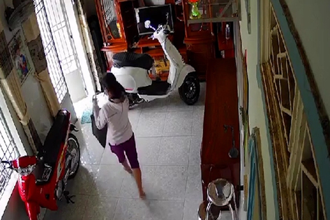Chủ nhà mất heo đất 200 triệu đồng, người thân bà giúp việc xin trả trước 20 triệu - Ảnh 2. Chủ nhà mất heo đất 200 triệu đồng, người thân bà giúp việc xin trả trước 20 triệu - Ảnh 2.