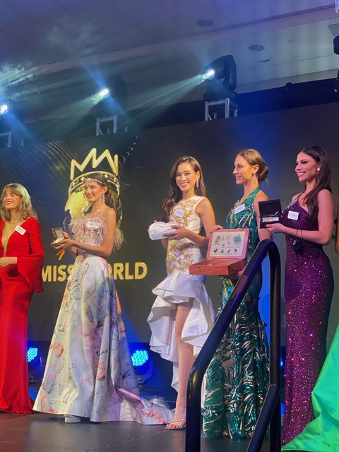 Miss World 2021 tạm hoãn là quyết định cần thiết, hoa hậu Đỗ Thị Hà vẫn sẽ quay lại dự thi - Ảnh 7. Miss World 2021 tạm hoãn là quyết định cần thiết, hoa hậu Đỗ Thị Hà vẫn sẽ quay lại dự thi - Ảnh 7.