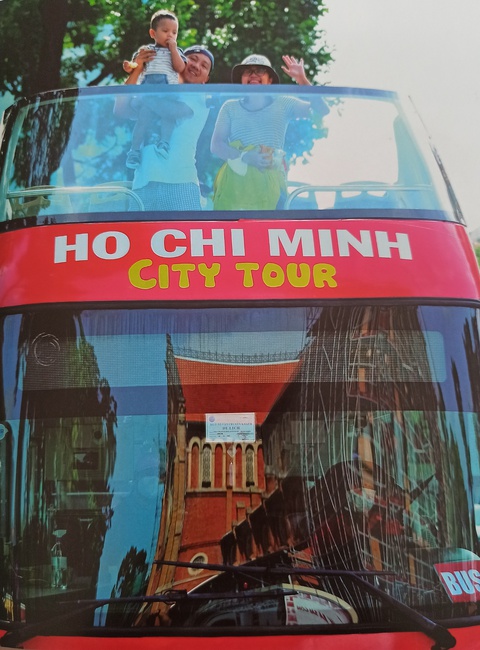 Nguyễn Á và những khoảnh khắc lấp lánh vẻ đẹp tình người - Ảnh 4. Nguyễn Á và những khoảnh khắc lấp lánh vẻ đẹp tình người - Ảnh 4.