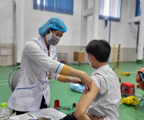 Đau đầu nhưng không khai báo, một học sinh tử vong sau 3 ngày tiêm vắc xin - Ảnh 1. Đau đầu nhưng không khai báo, một học sinh tử vong sau 3 ngày tiêm vắc xin - Ảnh 1.