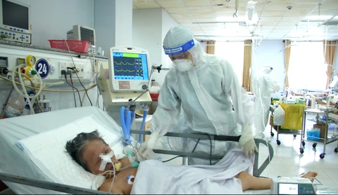 Chi viện y bác sĩ sẽ không còn chuyển quân ồ ạt - Ảnh 2. Chi viện y bác sĩ sẽ không còn chuyển quân ồ ạt - Ảnh 2.