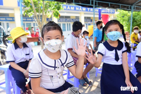 Tiệc phở trên đảo Thiềng Liềng: Được ăn phở rồi, vui quá! - Ảnh 4. Tiệc phở trên đảo Thiềng Liềng: Được ăn phở rồi, vui quá! - Ảnh 4.