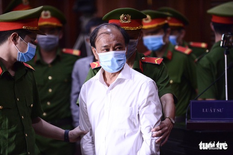 Thiệt hại hơn 348 tỉ, ông Lê Tấn Hùng 25 năm tù, ông Trần Vĩnh Tuyến 6 năm tù - Ảnh 1. Thiệt hại hơn 348 tỉ, ông Lê Tấn Hùng 25 năm tù, ông Trần Vĩnh Tuyến 6 năm tù - Ảnh 1.