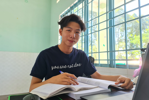Vào đại học bằng gói xôi chia đôi - Ảnh 1. Vào đại học bằng gói xôi chia đôi - Ảnh 1.