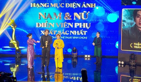 Trao giải Ngôi sao xanh lần 8: Bố già đại thắng với 5 giải - Ảnh 1. Trao giải Ngôi sao xanh lần 8: Bố già đại thắng với 5 giải - Ảnh 1.