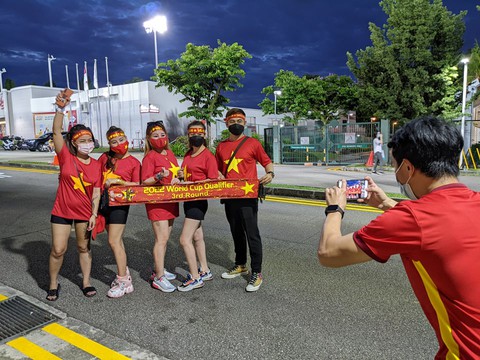 CĐV Việt Nam nhượng lại vé vào sân với giá gốc để tiếp lửa đội tuyển - Ảnh 3. CĐV Việt Nam nhượng lại vé vào sân với giá gốc để tiếp lửa đội tuyển - Ảnh 3.