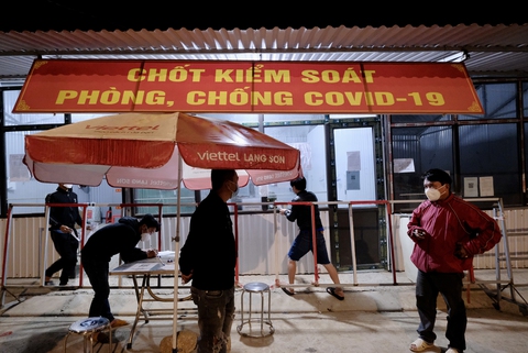 Xe, tài xế, nông sản nằm chờ ở cửa khẩu Lạng Sơn - Ảnh 11. Xe, tài xế, nông sản nằm chờ ở cửa khẩu Lạng Sơn - Ảnh 11.