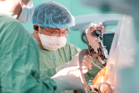 Điều trị bệnh Parkinson hiệu quả bằng phương pháp phẫu thuật kích não sâu - Ảnh 2. Điều trị bệnh Parkinson hiệu quả bằng phương pháp phẫu thuật kích não sâu - Ảnh 2.