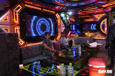 Xử lý karaoke hoạt động chui mùa dịch, cho khách chơi ma túy, bay lắc xả láng - Ảnh 1. Xử lý karaoke hoạt động chui mùa dịch, cho khách chơi ma túy, bay lắc xả láng - Ảnh 1.