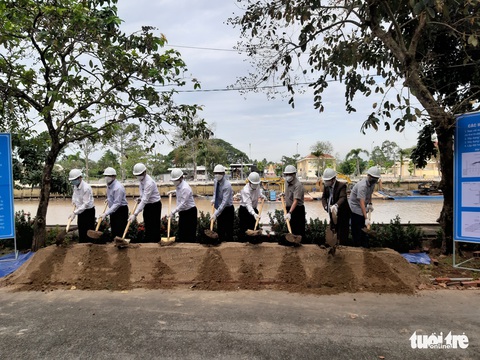 Khởi công dự án đầu tư nâng cấp tuyến kênh Chợ Gạo giai đoạn 2 - Ảnh 1. Khởi công dự án đầu tư nâng cấp tuyến kênh Chợ Gạo giai đoạn 2 - Ảnh 1.