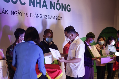 Vốn trao tức thời, giải pháp bền vững - Ảnh 1. Vốn trao tức thời, giải pháp bền vững - Ảnh 1.