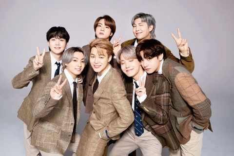 Tranh cãi việc nhóm BTS hoãn nhập ngũ; Sơn Tùng M-TP được nghe nhiều nhất năm trên Spotify - Ảnh 1. Tranh cãi việc nhóm BTS hoãn nhập ngũ; Sơn Tùng M-TP được nghe nhiều nhất năm trên Spotify - Ảnh 1.