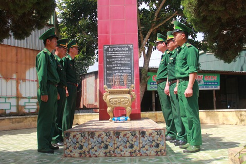 Kỳ bí núi thiêng Sa Mù - Kỳ cuối: Khúc vĩ cầm ở Sa Mù - Ảnh 1. Kỳ bí núi thiêng Sa Mù - Kỳ cuối: Khúc vĩ cầm ở Sa Mù - Ảnh 1.
