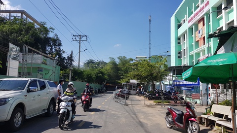 Hơn 4 năm đi không được, ở chẳng yên vì dự án làm đường - Ảnh 1. Hơn 4 năm đi không được, ở chẳng yên vì dự án làm đường - Ảnh 1.