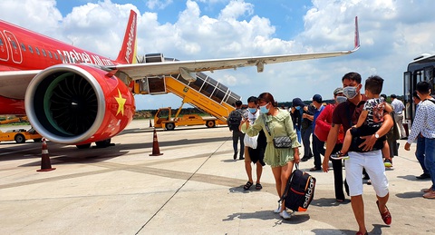 Tăng bay nội địa, giá vé giảm, chưa quyết thời điểm bay quốc tế trở lại - Ảnh 1. Tăng bay nội địa, giá vé giảm, chưa quyết thời điểm bay quốc tế trở lại - Ảnh 1.