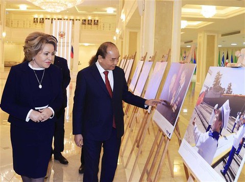 Chủ tịch nước Nguyễn Xuân Phúc hội kiến Chủ tịch Hội đồng Liên bang Valentina Matvienko - Ảnh 1. Chủ tịch nước Nguyễn Xuân Phúc hội kiến Chủ tịch Hội đồng Liên bang Valentina Matvienko - Ảnh 1.