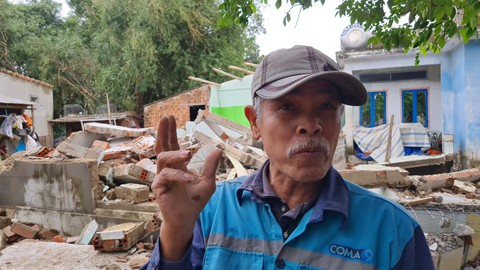 Người dân Bình Định xót xa nhìn nhà đổ sập vì ngập lụt - Ảnh 6. Người dân Bình Định xót xa nhìn nhà đổ sập vì ngập lụt - Ảnh 6.