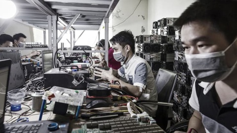 Giới đào tiền ảo Trung Quốc vẫn lay lắt chờ nới quy định - Ảnh 1. Giới đào tiền ảo Trung Quốc vẫn lay lắt chờ nới quy định - Ảnh 1.