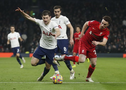 Robertson kiến tạo, ghi bàn và lãnh thẻ đỏ, Liverpool bị Tottenham cầm chân - Ảnh 3. Robertson kiến tạo, ghi bàn và lãnh thẻ đỏ, Liverpool bị Tottenham cầm chân - Ảnh 3.