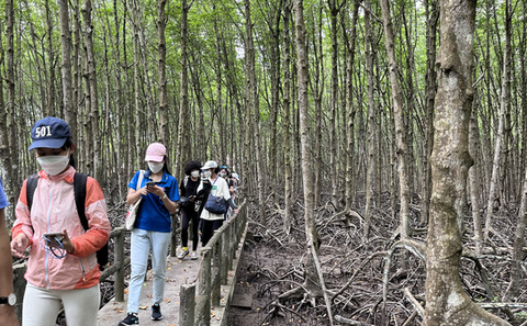 Nhiều tour mới đi về trong ngày đón thị trường cuối năm - Ảnh 2. Nhiều tour mới đi về trong ngày đón thị trường cuối năm - Ảnh 2.