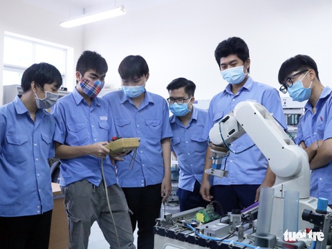 Trường trung cấp đầu tiên tại TP.HCM cho học viên đến trường học trực tiếp - Ảnh 2. Trường trung cấp đầu tiên tại TP.HCM cho học viên đến trường học trực tiếp - Ảnh 2.