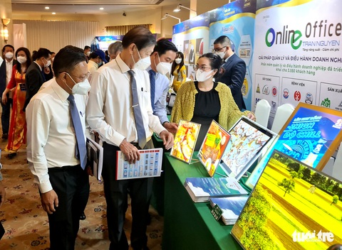 Mang sản phẩm tiêu biểu TP.HCM vào khách sạn 5 sao triển lãm - Ảnh 1. Mang sản phẩm tiêu biểu TP.HCM vào khách sạn 5 sao triển lãm - Ảnh 1.