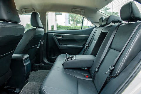 Rước Corolla Altis đón Tết, nhận ngay lì xì 85 triệu đồng - Ảnh 4. Rước Corolla Altis đón Tết, nhận ngay lì xì 85 triệu đồng - Ảnh 4.