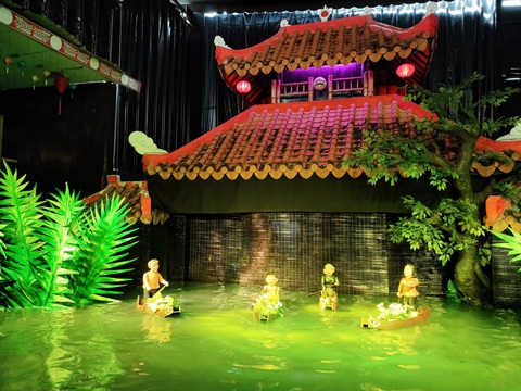 Rối nước kết duyên hát bội, rối bóng, kịch nói - Ảnh 1. Rối nước kết duyên hát bội, rối bóng, kịch nói - Ảnh 1.