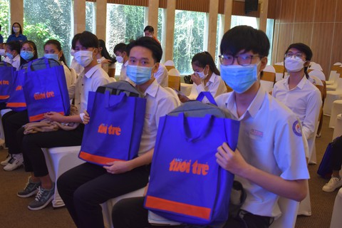 Tiếp sức cho tân sinh viên Bình Định, Khánh Hòa, Ninh Thuận: Học bổng là phao cứu sinh cho em - Ảnh 7. Tiếp sức cho tân sinh viên Bình Định, Khánh Hòa, Ninh Thuận: Học bổng là phao cứu sinh cho em - Ảnh 7.