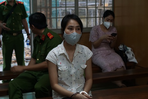 Cô gái thách thức danh hài lãnh 19 năm tù vì cướp ngân hàng - Ảnh 1. Cô gái thách thức danh hài lãnh 19 năm tù vì cướp ngân hàng - Ảnh 1.