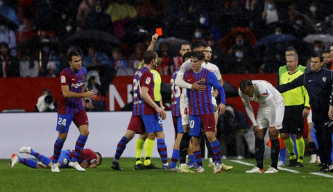 Không thắng nổi 10 người Sevilla, Barca lỡ cơ hội vào top 4 - Ảnh 3. Không thắng nổi 10 người Sevilla, Barca lỡ cơ hội vào top 4 - Ảnh 3.