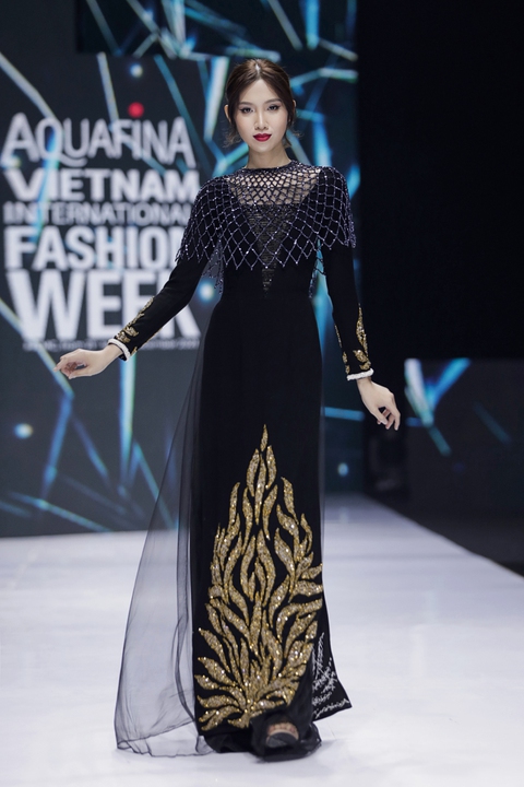Nhà thiết kế Minh Châu thổi hơi thở hiện đại vào áo dài truyền thống - Ảnh 3. Nhà thiết kế Minh Châu thổi hơi thở hiện đại vào áo dài truyền thống - Ảnh 3.