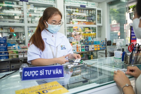 Hơn 120 nhà thuốc FPT Long Châu tham gia hướng dẫn F0 điều trị bệnh tại nhà - Ảnh 1. Hơn 120 nhà thuốc FPT Long Châu tham gia hướng dẫn F0 điều trị bệnh tại nhà - Ảnh 1.