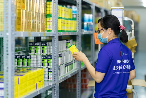 Hơn 120 nhà thuốc FPT Long Châu tham gia hướng dẫn F0 điều trị bệnh tại nhà - Ảnh 2. Hơn 120 nhà thuốc FPT Long Châu tham gia hướng dẫn F0 điều trị bệnh tại nhà - Ảnh 2.