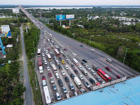 Đông Nam Bộ: Không đầu tư giao thông, gà đẻ trứng vàng sẽ hết trứng ở tương lai - Ảnh 1. Đông Nam Bộ: Không đầu tư giao thông, gà đẻ trứng vàng sẽ hết trứng ở tương lai - Ảnh 1.