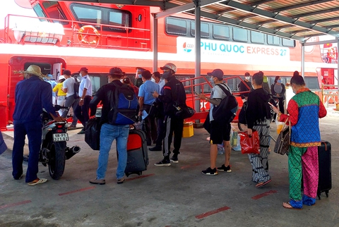 Du lịch bắt đầu nhộn nhịp - Ảnh 1. Du lịch bắt đầu nhộn nhịp - Ảnh 1.