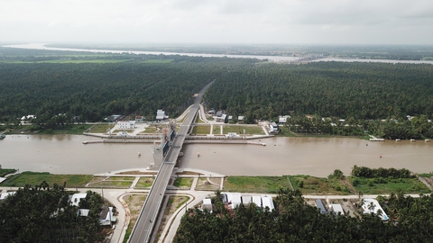 Ngắm siêu cống lớn nhất Việt Nam vừa đưa vào vận hành - Ảnh 1. Ngắm siêu cống lớn nhất Việt Nam vừa đưa vào vận hành - Ảnh 1.