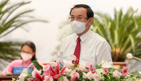 Bí thư Nguyễn Văn Nên: Hình ảnh phụ nữ lăn xả tuyến đầu cứu dân lay động lòng người - Ảnh 2. Bí thư Nguyễn Văn Nên: Hình ảnh phụ nữ lăn xả tuyến đầu cứu dân lay động lòng người - Ảnh 2.