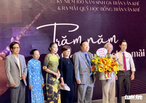 Ra mắt Quỹ học bổng Trần Văn Khê - Ảnh 1. Ra mắt Quỹ học bổng Trần Văn Khê - Ảnh 1.