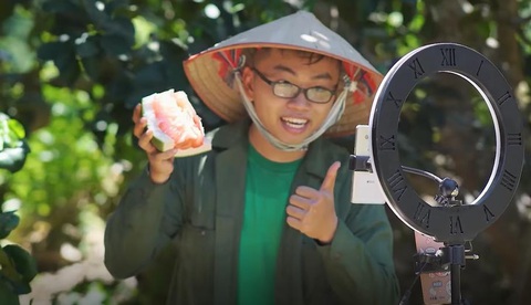 Doanh nghiệp chuyển phát đã có động thái tích cực trong bối cảnh dịch COVID-19 - Ảnh 1. Doanh nghiệp chuyển phát đã có động thái tích cực trong bối cảnh dịch COVID-19 - Ảnh 1.