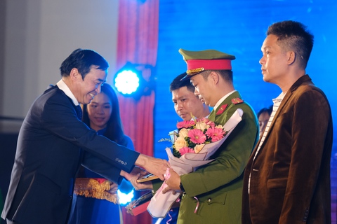 Hành trình 5 năm tôn vinh người tử tế - Ảnh 1. Hành trình 5 năm tôn vinh người tử tế - Ảnh 1.