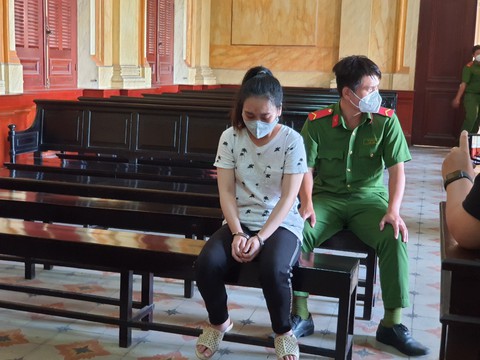 Tham ô hơn 700 triệu, nữ nhân viên đại lý bưu điện ở Củ Chi lãnh 8 năm tù - Ảnh 1. Tham ô hơn 700 triệu, nữ nhân viên đại lý bưu điện ở Củ Chi lãnh 8 năm tù - Ảnh 1.