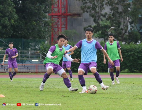 Ông Park loại Đình Trọng khỏi trận bán kết lượt về với Thái Lan - Ảnh 2. Ông Park loại Đình Trọng khỏi trận bán kết lượt về với Thái Lan - Ảnh 2.