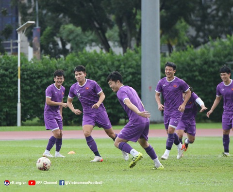 Hết chấn thương, Tiến Dũng và Đình Trọng sẵn sàng cho trận bán kết lượt về với Thái Lan - Ảnh 4. Hết chấn thương, Tiến Dũng và Đình Trọng sẵn sàng cho trận bán kết lượt về với Thái Lan - Ảnh 4.