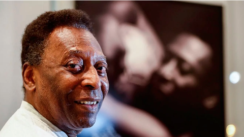 ‘Vua bóng đá’ Pele được xuất viện đón Giáng sinh - Ảnh 1. ‘Vua bóng đá’ Pele được xuất viện đón Giáng sinh - Ảnh 1.
